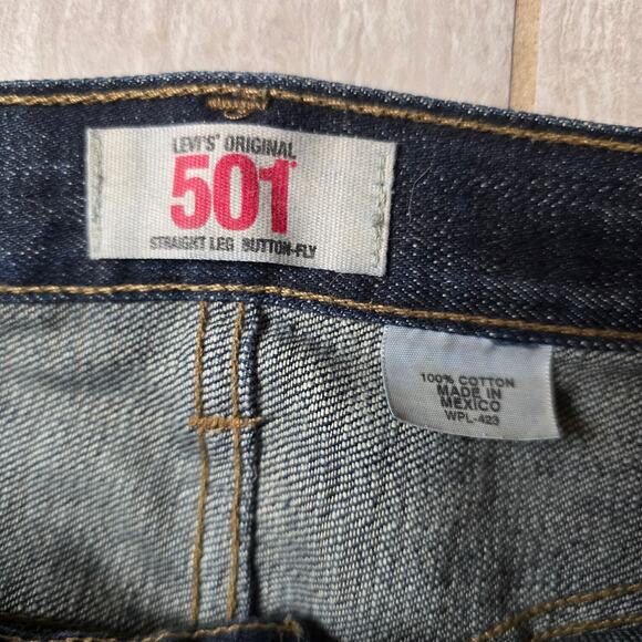 Levis 501 Button Fly Mens Jeans Classic Originals 34x34 Medium Blue Straight Leg - Picture 4 of 11